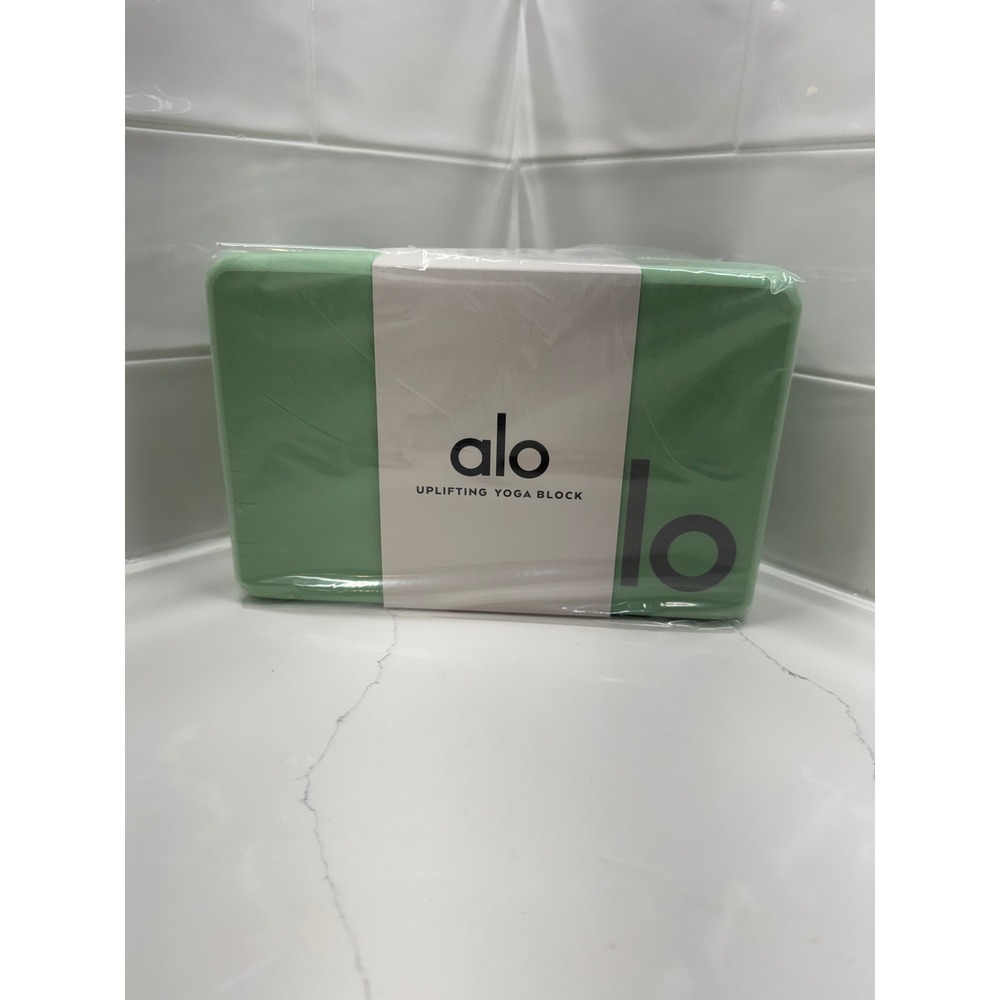 Alo Yoga Uplifting Yoga Block Honeydew Green Silver Logo A0084U New